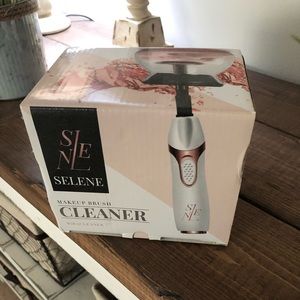 Selene makeup 💄 brush cleaner